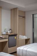 S7VEN RATCHADA HOTEL