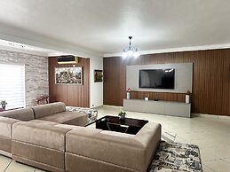 Chic and stylish 3 bedroom apartment