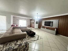 Chic and stylish 3 bedroom apartment