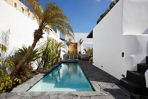 Arithera Villa in Santorini