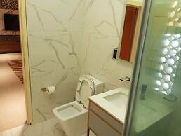 MacDonald Apartments A5