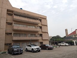 MacDonald Apartments A5