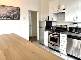 Chez Mont Royal Apartments