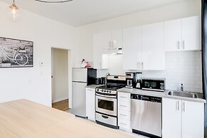 Chez Mont Royal Apartments