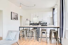 Chez Mont Royal Apartments