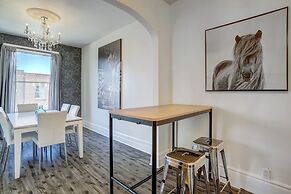 Chez Mont Royal Apartments