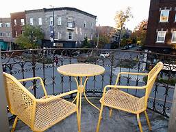 Chez Mont Royal Apartments