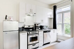 Chez Mont Royal Apartments