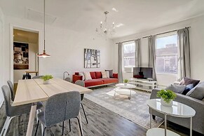 Chez Mont Royal Apartments