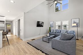 Twin Homes - 8 Bedroom Retreat In Central ATL