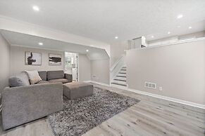 Beautiful Newly-renovated Home in Indian Hills