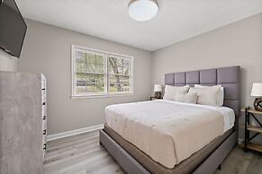 Beautiful Newly-renovated Home in Indian Hills