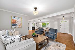 Beautiful and Quiet Newly Renovated 4 Bedroom Retreat