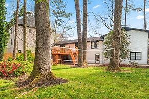 Beautiful and Quiet Newly Renovated 4 Bedroom Retreat