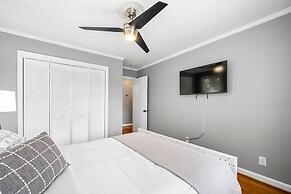 Beautiful and Quiet Newly Renovated 4 Bedroom Retreat