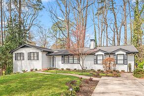 Beautiful and Quiet Newly Renovated 4 Bedroom Retreat