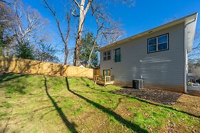 New Luxury Family Friendly Home Centrally Located