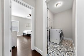 New Luxury Family Friendly Home Centrally Located