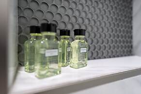 New Luxury Family Friendly Home Centrally Located