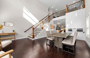 New Luxury Family Friendly Home Centrally Located