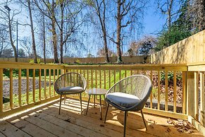 New Luxury Family Friendly Home Centrally Located