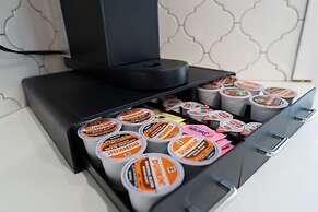 New Luxury Family Friendly Home Centrally Located