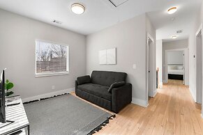 City Oasis With Hot Tub Group-friendly