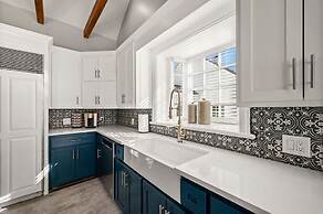 Private Resort - Lake Lanier Paradise