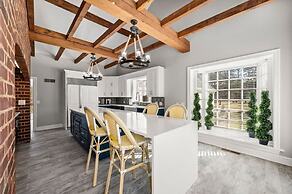 Private Resort - Lake Lanier Paradise