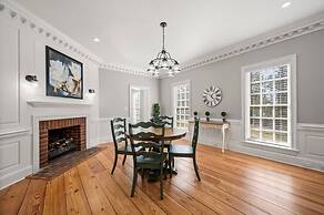 Private Resort - Lake Lanier Paradise