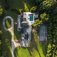 Private Resort - Lake Lanier Paradise