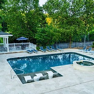 Private Resort - Lake Lanier Paradise