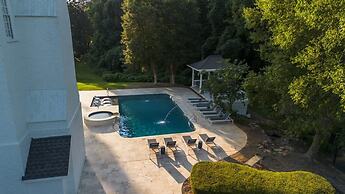 Private Resort - Lake Lanier Paradise