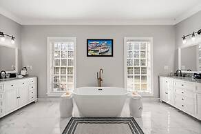 Private Resort - Lake Lanier Paradise