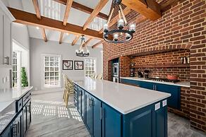 Private Resort - Lake Lanier Paradise