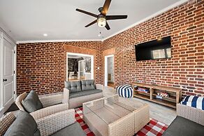 Private Resort - Lake Lanier Paradise