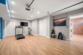 Private Resort - Lake Lanier Paradise