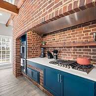 Private Resort - Lake Lanier Paradise