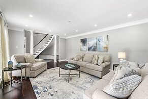 Mansion With Private Pool Bsktball Tennis Courts