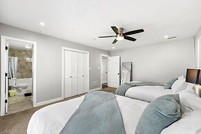 Mansion With Private Pool Bsktball Tennis Courts