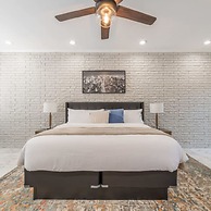 Mansion With Private Pool Bsktball Tennis Courts