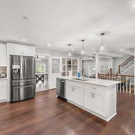 Mansion With Private Pool Bsktball Tennis Courts