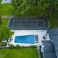 Mansion With Private Pool Bsktball Tennis Courts