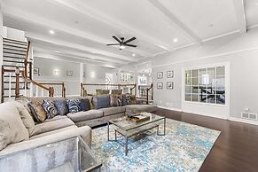 Mansion With Private Pool Bsktball Tennis Courts