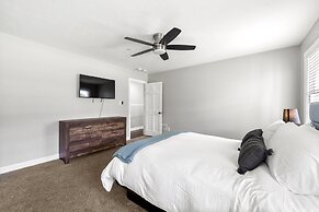 Mansion With Private Pool Bsktball Tennis Courts