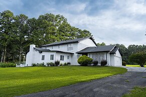 Mansion With Private Pool Bsktball Tennis Courts