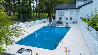 Mansion With Private Pool Bsktball Tennis Courts