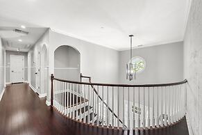 Mansion With Private Pool Bsktball Tennis Courts