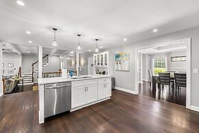 Mansion With Private Pool Bsktball Tennis Courts