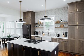 Beautiful Home Located In Historic Norcross